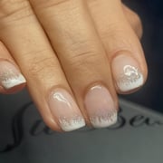 Capping de poligel con esmaltado semipermanente